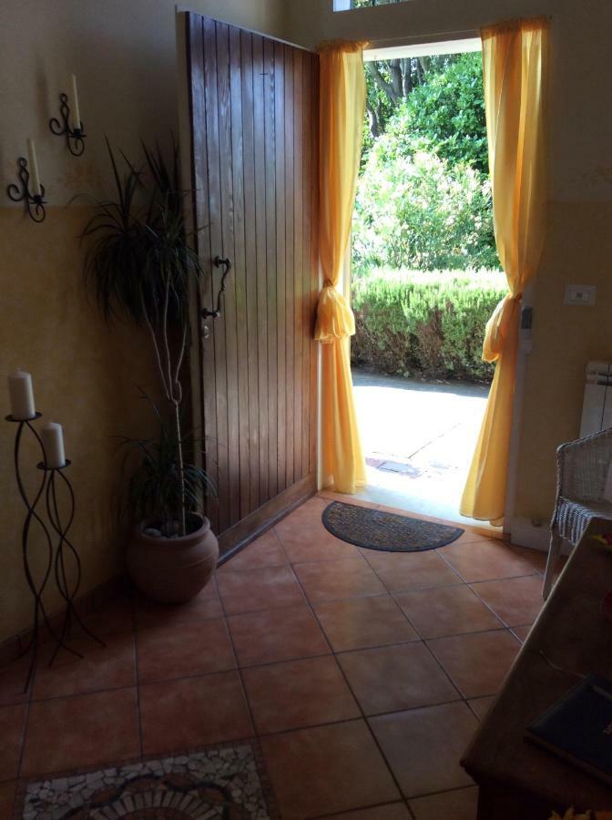 Via Bruno Rossi 23 Bed & Breakfast Ambrogio Bagian luar foto